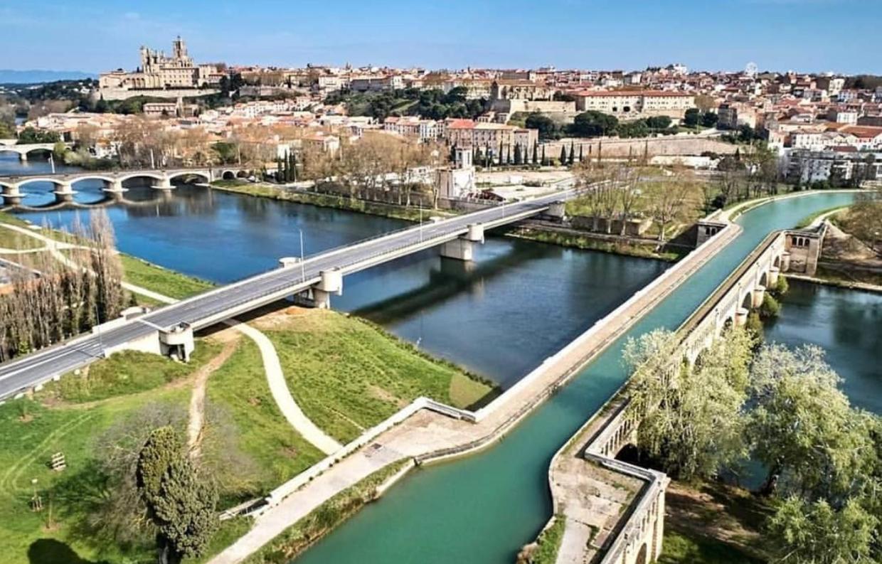 T2 proche gare et centre commercial polygone Béziers Esterno foto