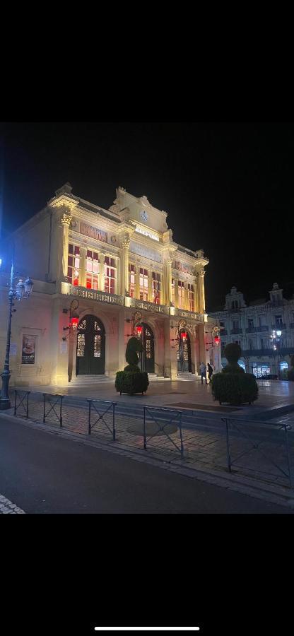 T2 proche gare et centre commercial polygone Béziers Esterno foto
